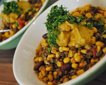 Chilli sin carne mit Papaya Guacamole