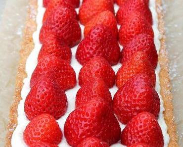 Weiße Schokoladen-Tarte mit Erdbeeren [ich backs mir...]