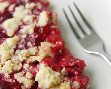 [Süßer Sonntag] Stacheliger Streuselkuchen mit Himbeeren