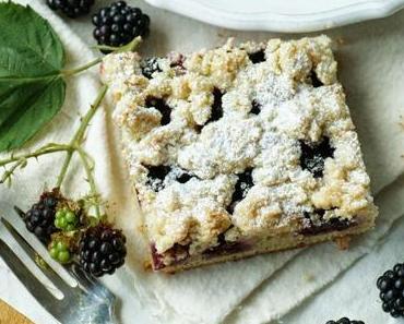 Brombeer-Mandelkuchen mit Vanille-Mandel-Streuseln