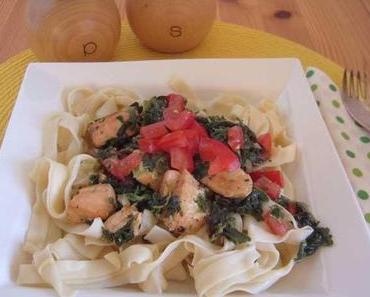 Tagliatelle mit Spinat und Lachs