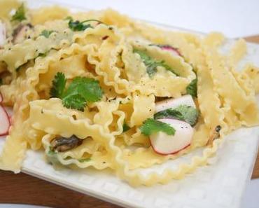 Pasta mit Sardellen und Zitrone