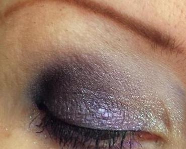 08.10.14 - [Catrice Feathered Fall] Look & Swatches mit dem Eyeshadow "Plum Plumes"