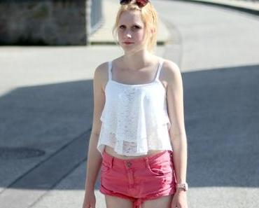 OUTFIT I LACE CROPPED TOP