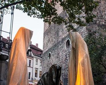 Festival of Lights Berlin Guardians of Time by sculptor Manfred Kili Kielnhofer contemporary public fine art show arts design arte