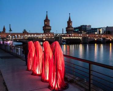 25 Years Fall of the Berlin Wall, Germany – Oberbaum bridge Guardians of Time Manfred Kielnhofer – contemporary fine light art sculpture show arts arte design