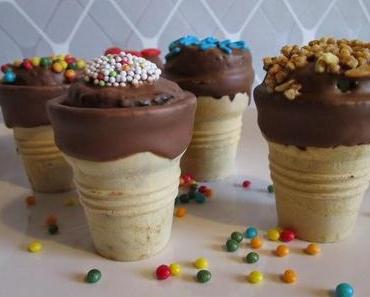 Kleine Waffelbecher-Kuchen