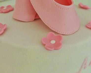 Tauftorte mit Babyshuh