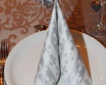 Weiß und silber ist dieses Jahr Trend ............... Frohe Weihnachten