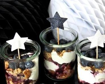 Nobake – Joghurt-Törtchen mit Blaubeeren im Glas