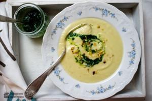 Schwarzwurzelcremesuppe & Petersilienöl