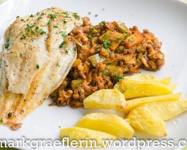 Freitagsfisch: Schollenfilet mit Kürbis-Linsen-Gemüse und Kartoffelspalten