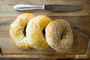 Bagel mit Lachs und Frischkäse