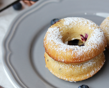 Warm aus dem Ofen, Schwups rein in den Mund! - Blaubeer-Vanille-Donuts