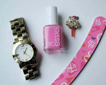 Beauty: Essie Nagellack Lovie Dovie