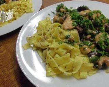 Hähnchenragout mit Rauke und Estragonnudeln