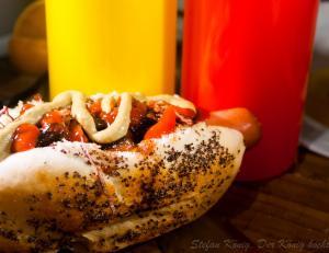 Hot Dogs mit Balsamico Gurken