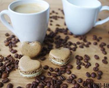 Kaffee-Macarons mit Vanille-Ganache