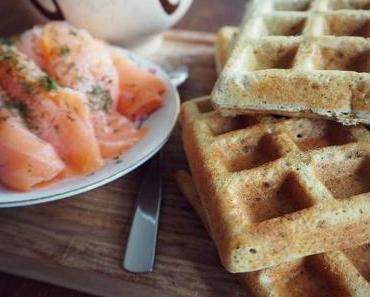 Herzhafte Waffeln aus Buchweizen zum Brunch