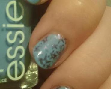 Rock the Boat von Essie [Blue Friday und Stamp your Nails]