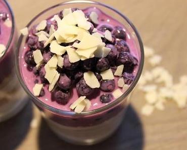 Schnelles Blaubeer-"Angeber"-Schichtdessert