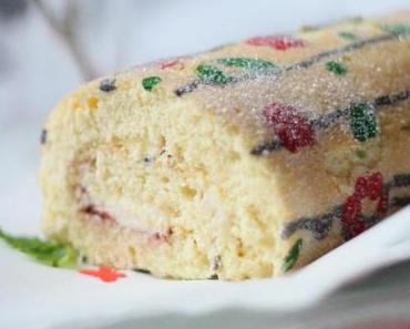 Ein blumiges Biskuitröllchen mit Quarkcreme und Marmelade