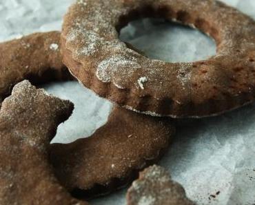 Biscotti al cacao e panna acida – Schokokringel mit Saurer Sahne