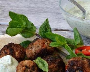 Savoury Wednesday {Meatball March}: Minz-Meatballs mit Granatapfel-Yoghurt-Dipp