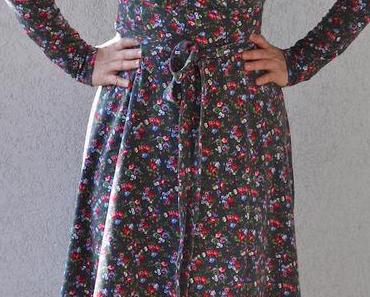 RUMS {2015 #5} Rosen - Wickelkleid