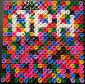 323 bunte Bügelperlen