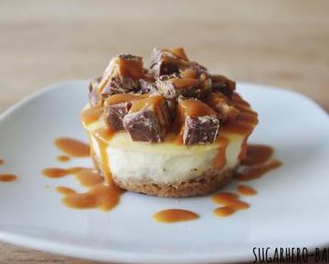 Snickers-Cheesecake Muffins
