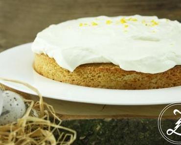 #ichbacksmir: Mandel-Aprikosen-Kuchen mit Quark-Sahne-Frosting