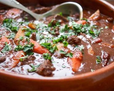 Asiatischer Rinderschmortopf (Beef Stew) mit Hoisin-Rotwein-Soße und Tomaten