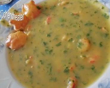 Kerbel-Cremesuppe mit Flusskrebsfleisch