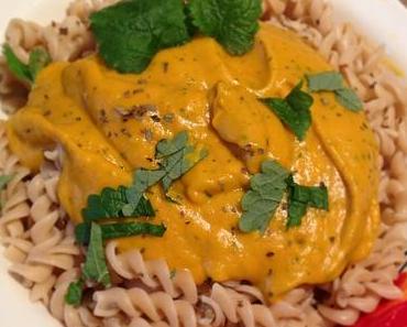 Rezept-Tipp: deftige Vollkorn-Pasta mit cremiger Kürbis-Melissen-Sauce