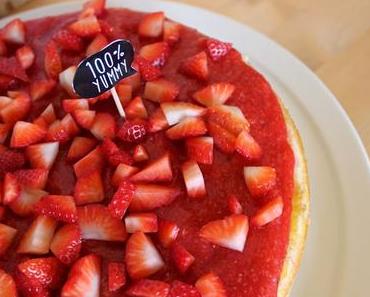 Saftiger Grießkuchen mit Erdbeerspiegel