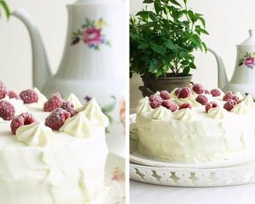 Wie schmeckt nochmal der Sommer? Nach Weißer Schoko-Himbeer-Torte!
