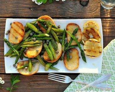Veganer Spargel-Panzanella mit Kapern und zitronigem Dressing