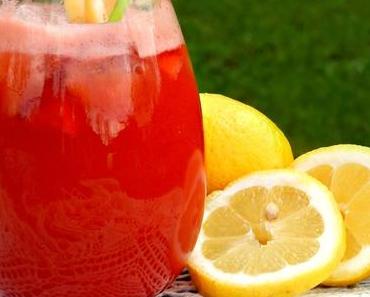 Sippy Sunday - Frühlings-Frische Erdbeerlimo