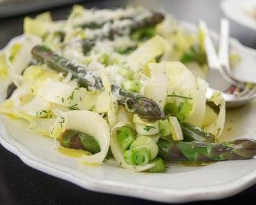 Violetter Spargel mit Zitronen-Dill-Dressing
