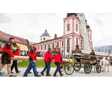 1. Mai 2015 – Traditionelles Maibaum aufstellen in Mariazell