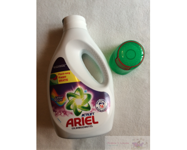 Ariel – Flüssiges Waschmittel mit der “Fleck-weg Kappe”