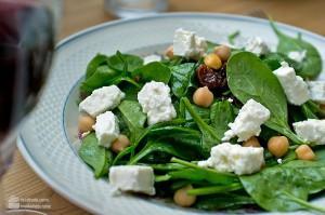 Arabischer Spinatsalat mit Kichererbsen & Rosinen