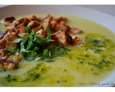 Kartoffel-Spargelcremesuppe mit Bärlauchbutter und Croûtons