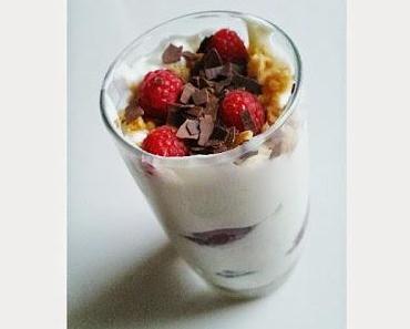 HIMBEER-SCHICHTDESSERT REZEPT