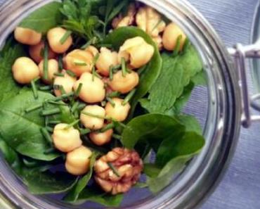 Salat mit Kichererbsen und Curry