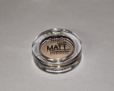 Testbericht: Catrice Velvet Matt Eyeshadow in 010 Vanillaty Fair