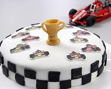 Rennwagen-Torte mit Marzipan-Pokal